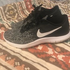 women’s 8.5 Nike shoes